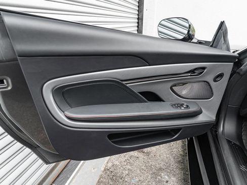 Used 2025 Aston Martin Vanquish RWD image 32