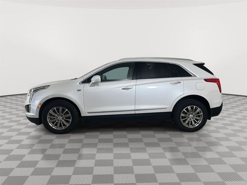 Used 2017 Cadillac XT5 Luxury w/ Driver Awareness Package image 4