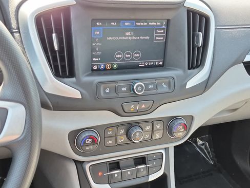 Used 2023 GMC Terrain SLE w/ Driver Convenience Package image 14