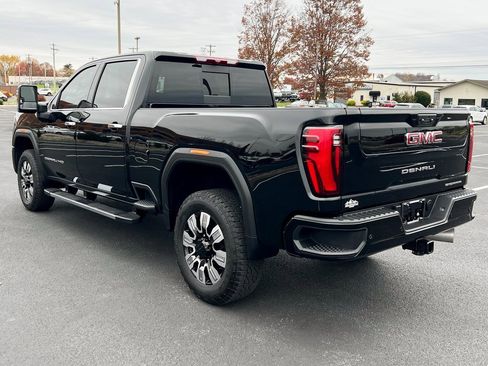 Used 2025 GMC Sierra 2500 Denali image 11
