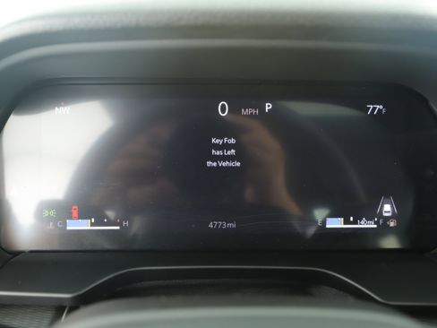 Used 2025 Jeep Grand Cherokee L Laredo w/ Luxury Tech Group I image 16