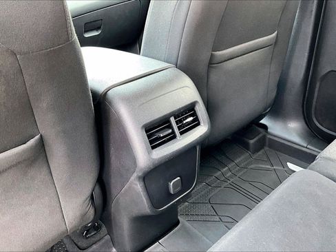 Used 2018 Chevrolet Equinox LT FWD image 33