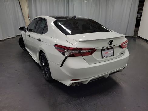 Used 2022 Toyota Camry XSE image 6