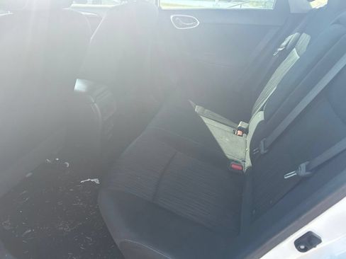 Used 2019 Nissan Sentra SV w/ Special Edition Package FWD image 14