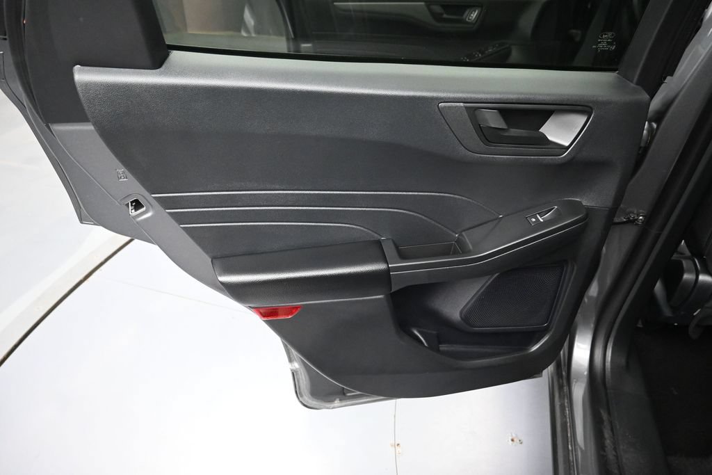 Used 2025 Ford Escape Active AWD/4WD image 28
