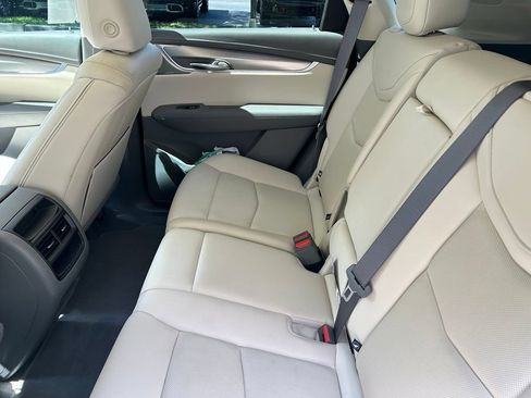Used 2021 Cadillac XT5 Premium Luxury AWD/4WD image 11