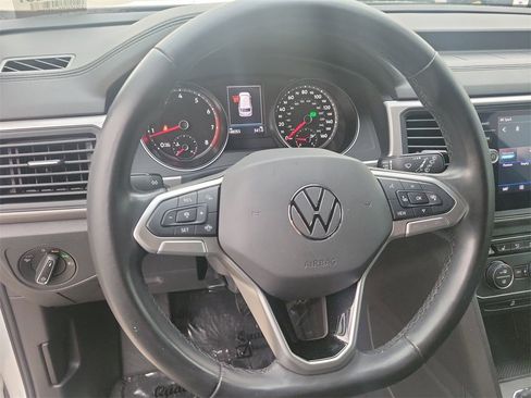 Used 2020 Volkswagen Atlas Cross Sport SE w/ Towing Package image 14