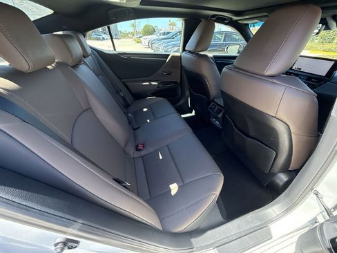 Used 2025 Lexus ES 350 w/ Premium Package FWD image 17