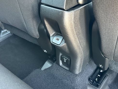 Certified 2022 Jeep Renegade Latitude w/ Convenience Group AWD/4WD image 18