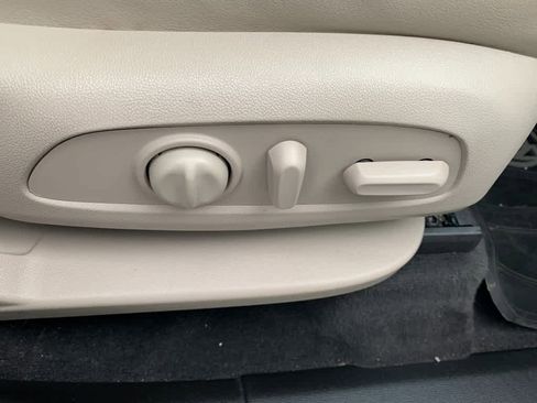 Used 2020 Buick Enclave Essence w/ Sound and Sites Package image 12