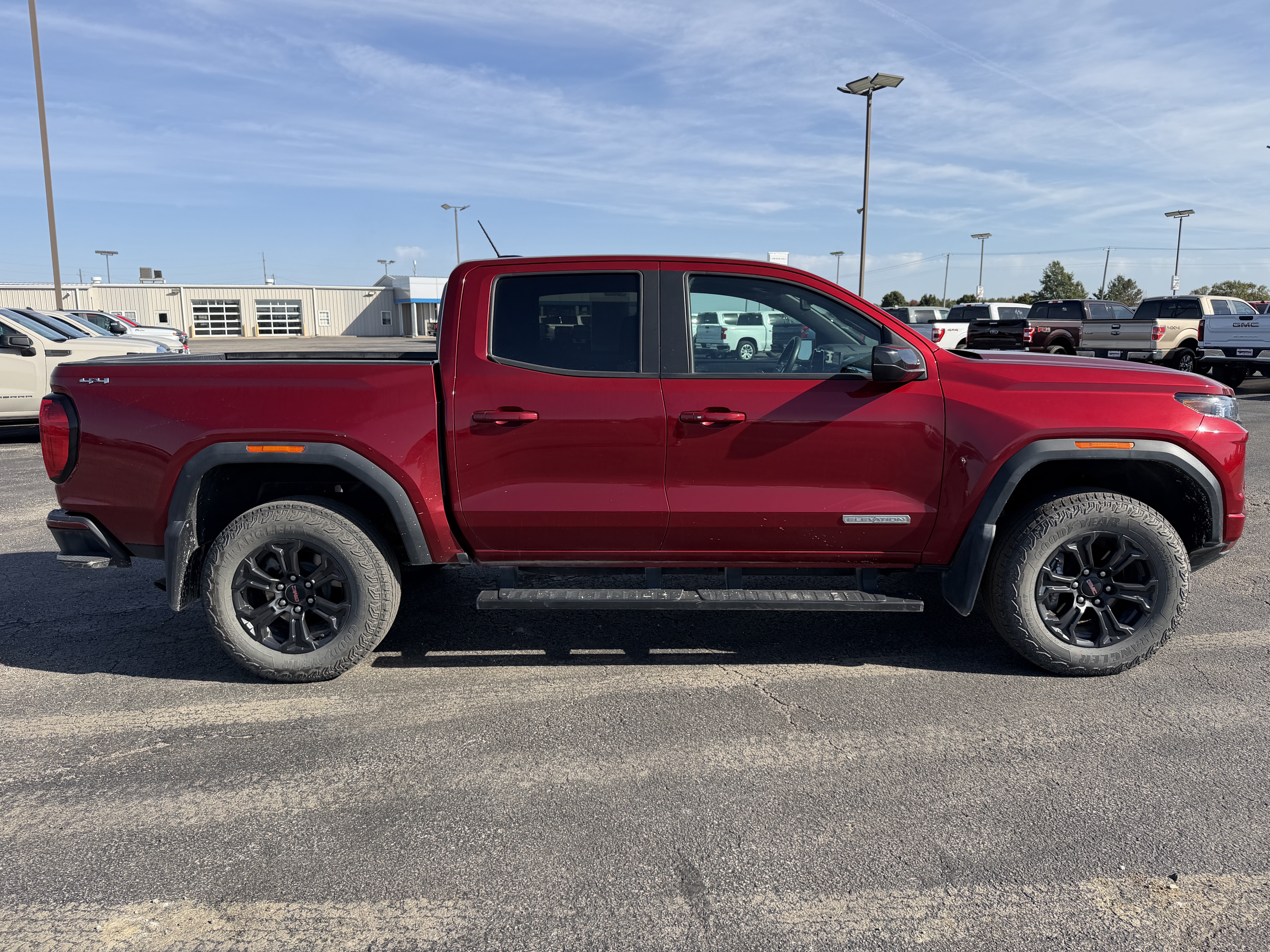 Used 2024 GMC Canyon Elevation w/ Elevation Premium Package AWD/4WD image 7