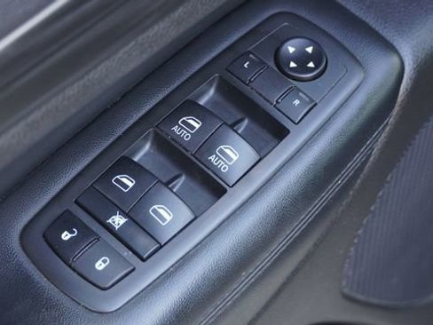 Certified 2021 Jeep Grand Cherokee Laredo image 21