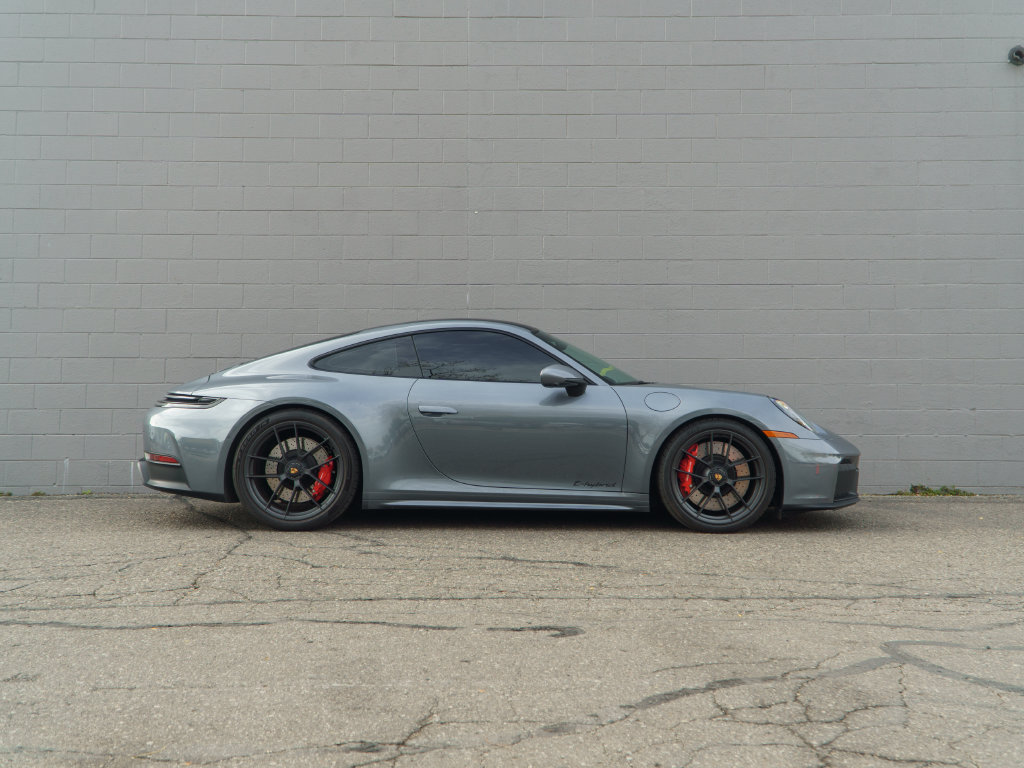Used 2026 Porsche 911 Carrera 4 GTS AWD/4WD image 8