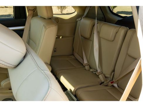 Used 2017 Toyota Highlander XLE image 16