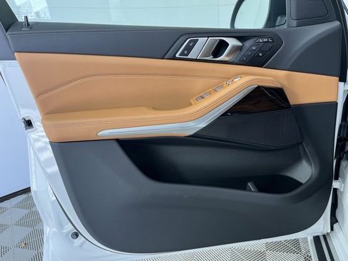 Used 2025 BMW X7 xDrive40i image 10