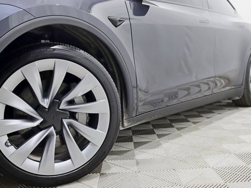 Used 2026 Tesla Model Y Long Range image 5