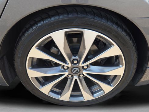 Certified 2023 Nissan Maxima Platinum w/ Sport Mat Group FWD image 37