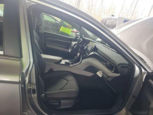 Used 2023 Toyota Camry LE image 10