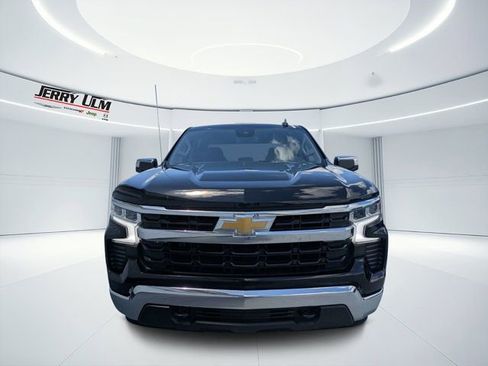 Used 2025 Chevrolet Silverado 1500 LT AWD/4WD image 9
