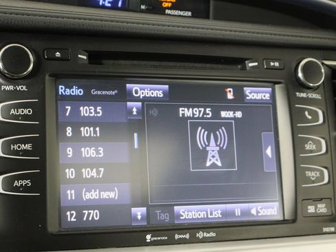 Used 2019 Toyota Highlander XLE AWD/4WD image 35