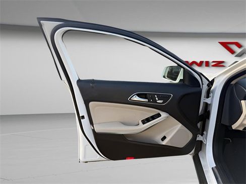 Used 2019 Mercedes-Benz GLA 250 GLA 250 image 21