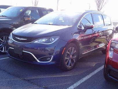 Used 2017 Chrysler Pacifica Limited