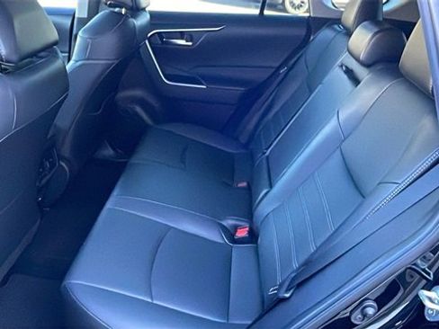 Used 2022 Toyota RAV4 XLE Premium image 12