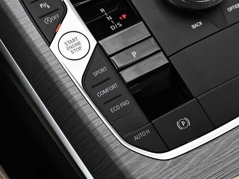 New 2026 BMW 330i Sedan w/ Premium Package image 18