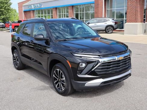 Used 2026 Chevrolet TrailBlazer LT AWD/4WD image 2