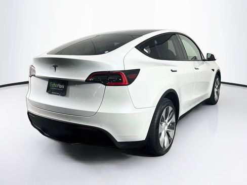 Used 2021 Tesla Model Y Long Range AWD/4WD image 9