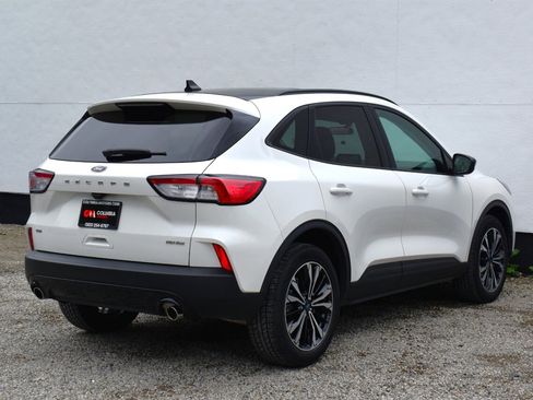 Used 2022 Ford Escape SE w/ SE Sport Appearance Package image 5