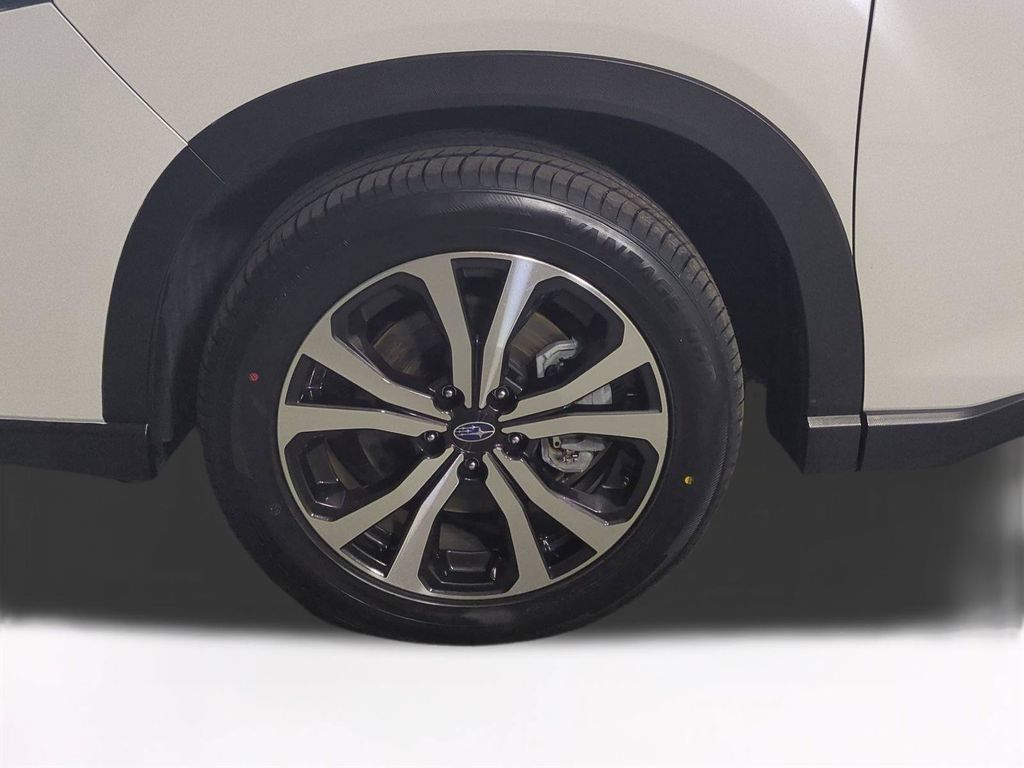 Used 2023 Subaru Forester Limited AWD/4WD image 10