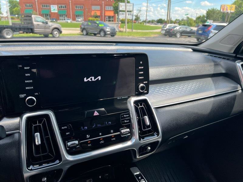 Used 2022 Kia Sorento SX AWD/4WD image 13