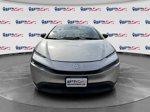 Used 2024 Toyota Prius LE FWD image 2