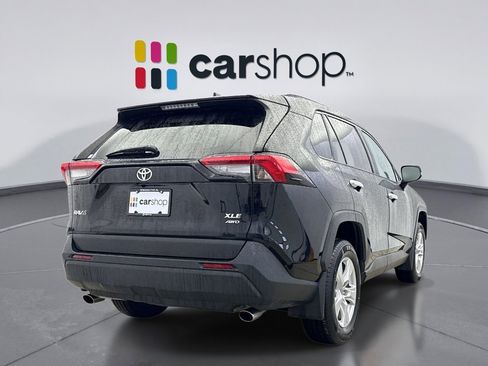 Used 2021 Toyota RAV4 XLE w/ Convenience Package image 5