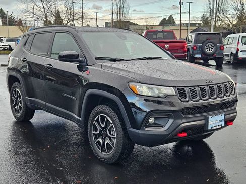 Used 2026 Jeep Compass Trailhawk AWD/4WD image 8
