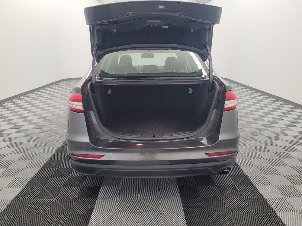 Used 2020 Ford Fusion SE FWD image 29