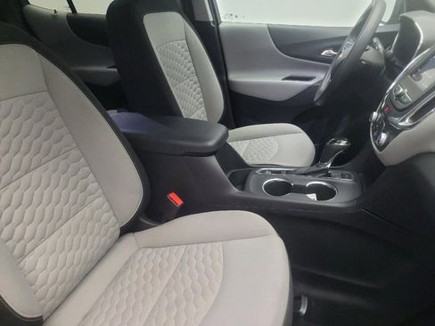 Used 2021 Chevrolet Equinox LS w/ LS Convenience Package AWD/4WD image 21