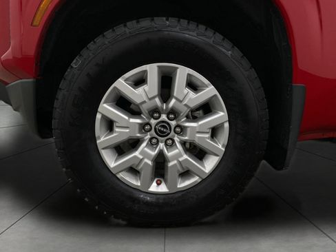 Used 2023 Nissan Frontier SV w/ SV Premium Package image 13