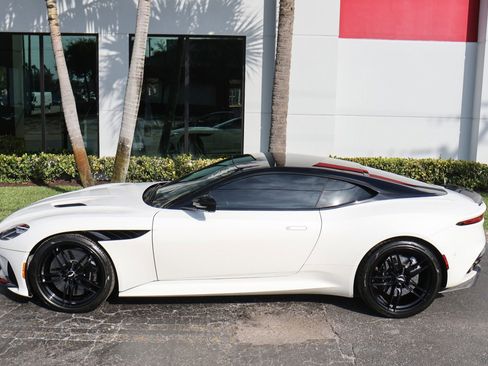 Used 2019 Aston Martin DBS Superleggera image 27