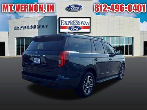 Used 2025 Ford Expedition Active AWD/4WD image 7