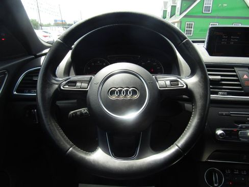 Used 2017 Audi Q3 2.0T Premium Plus w/ Premium Plus Package AWD/4WD image 16