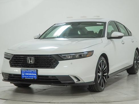 Used 2025 Honda Accord Touring image 4