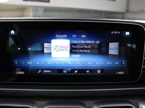 Used 2023 Mercedes-Benz GLS 450 4MATIC w/ AMG Line Exterior image 24