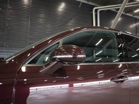 Certified 2024 Porsche Macan AWD/4WD image 26