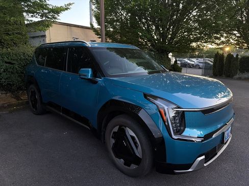 Certified 2024 Kia EV9 Land AWD/4WD image 5