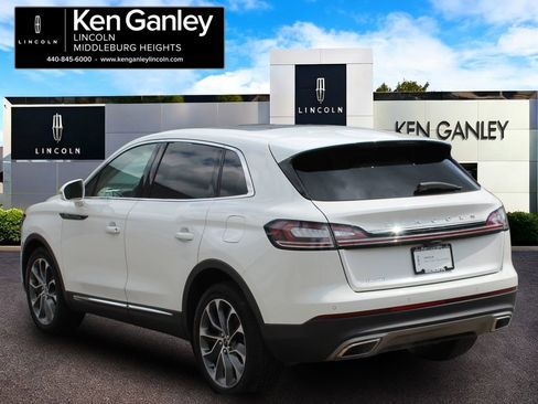 Used 2023 Lincoln Nautilus Reserve AWD/4WD image 5