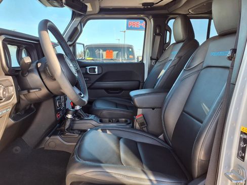 Used 2024 Jeep Wrangler Unlimited Rubicon 4xe image 6