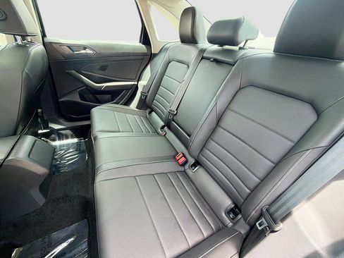 Used 2024 Volkswagen Jetta SE w/ Panoramic Sunroof Package FWD image 18
