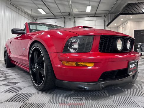 Used 2006 Ford Mustang GT Premium RWD image 24